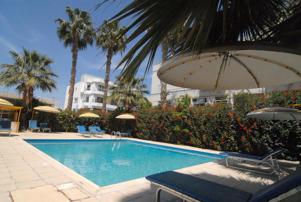 Sunflower Hotel Apartments Larnaca Exterior foto