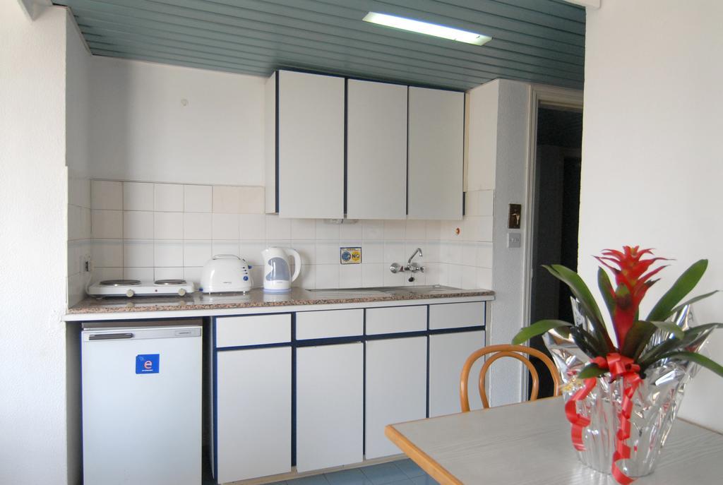 Sunflower Hotel Apartments Larnaca Exterior foto