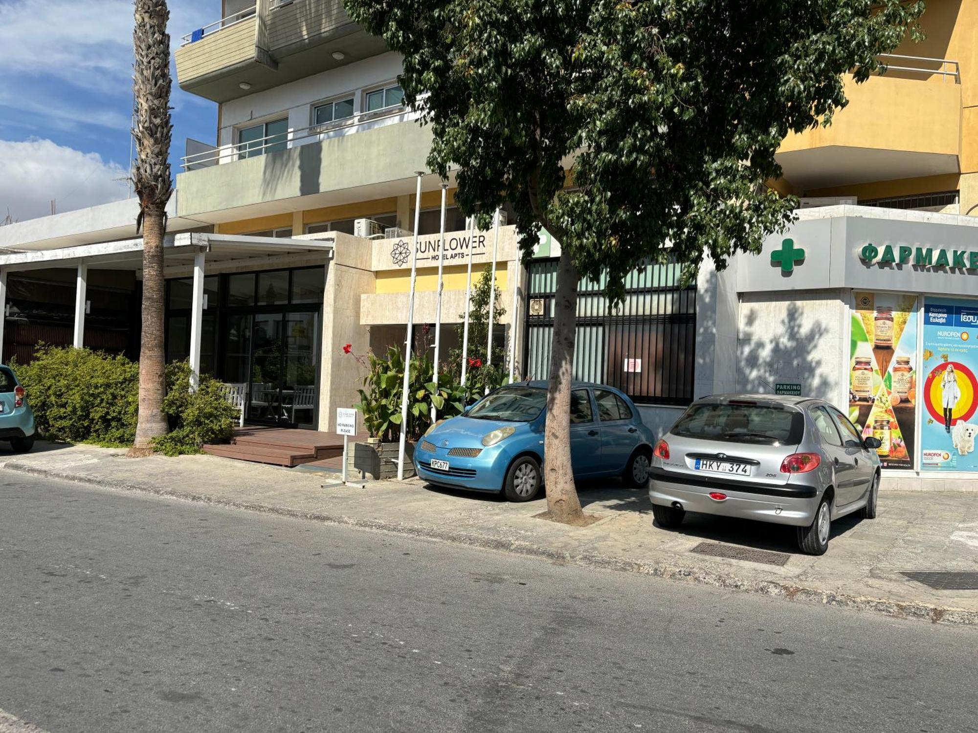 Sunflower Hotel Apartments Larnaca Exterior foto