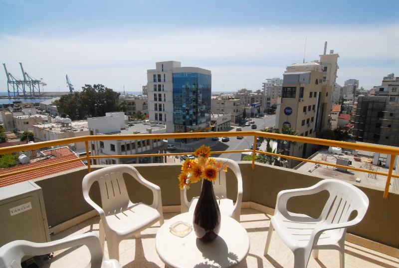 Sunflower Hotel Apartments Larnaca Exterior foto