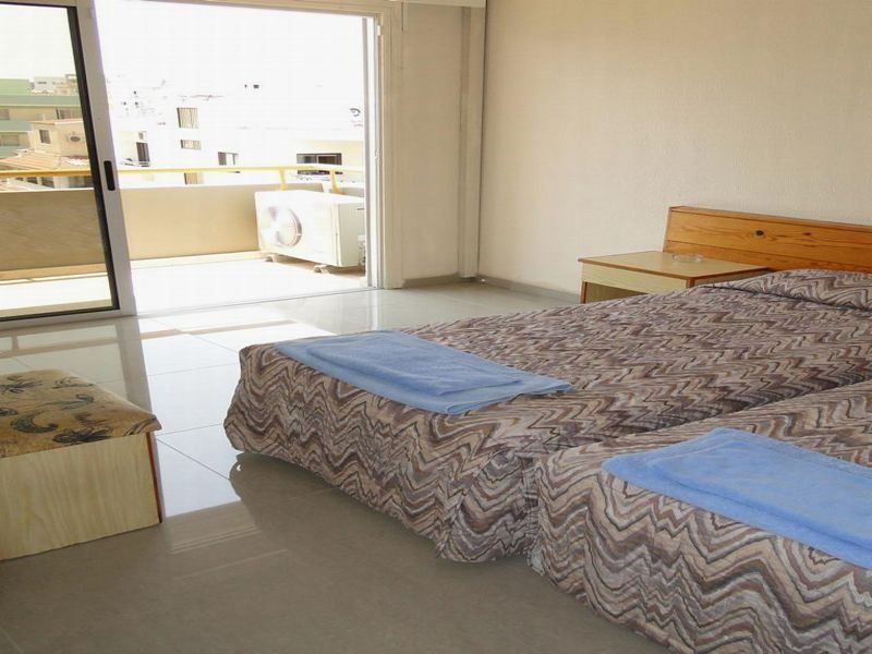 Sunflower Hotel Apartments Larnaca Exterior foto