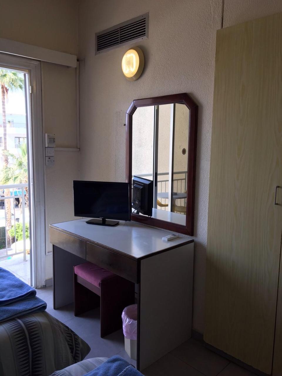 Sunflower Hotel Apartments Larnaca Exterior foto